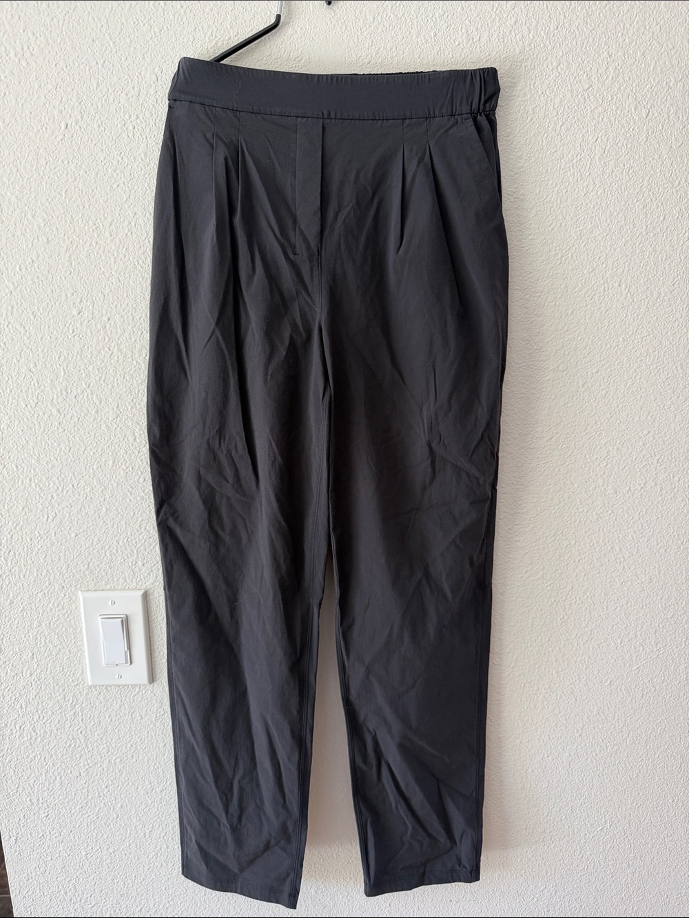 Lululemon Women’s Black Relaxed Pleat Front Pants